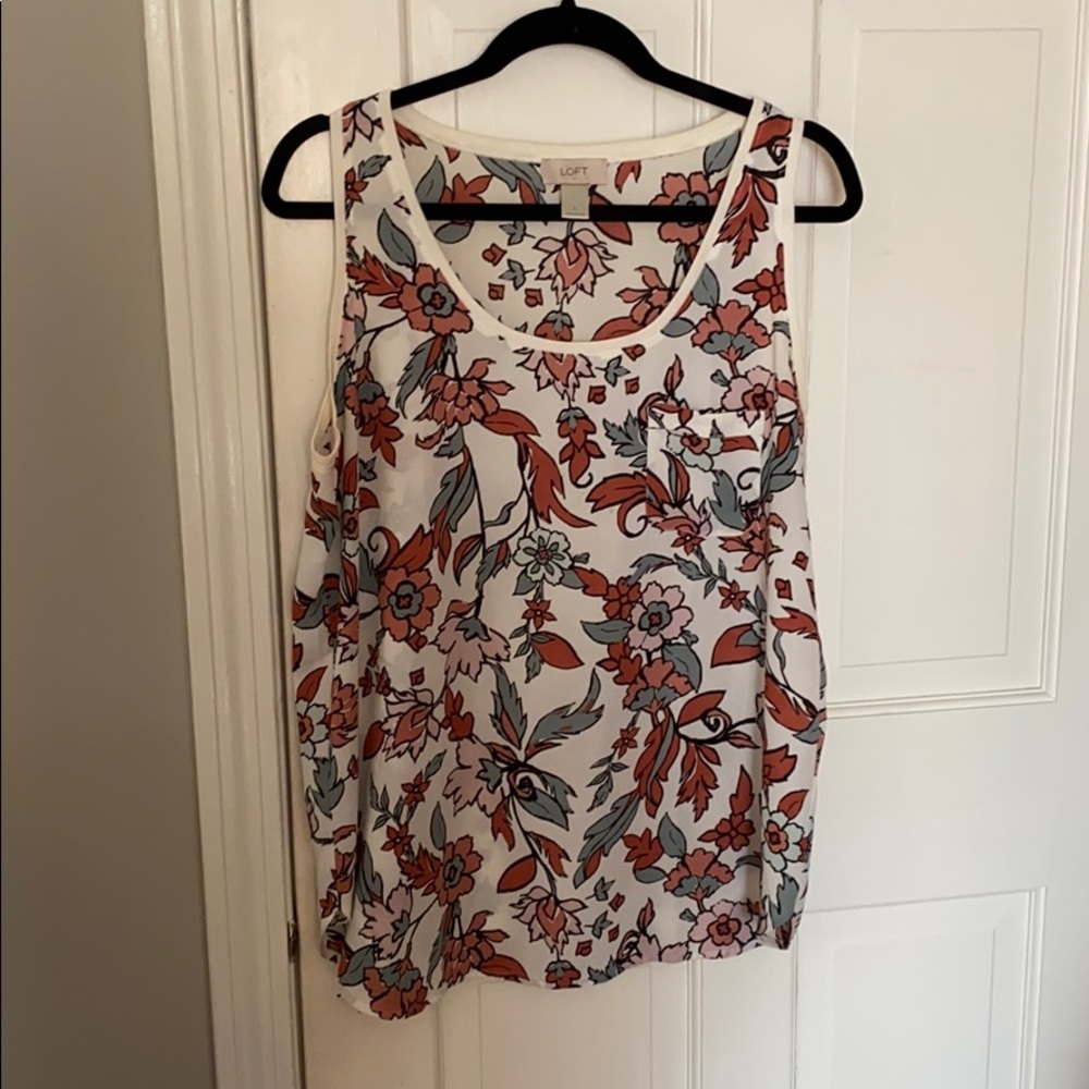 Loft sleeveless patterned blouse